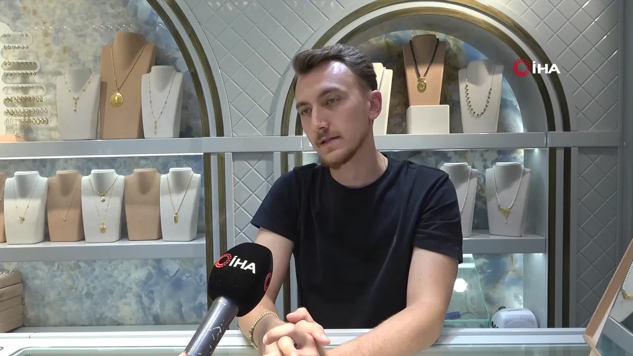 Şanlıurfa'da film gibi hırsızlık! Jandarma kılığına girerek toptancı aracından 15 kilo altın çaldılar