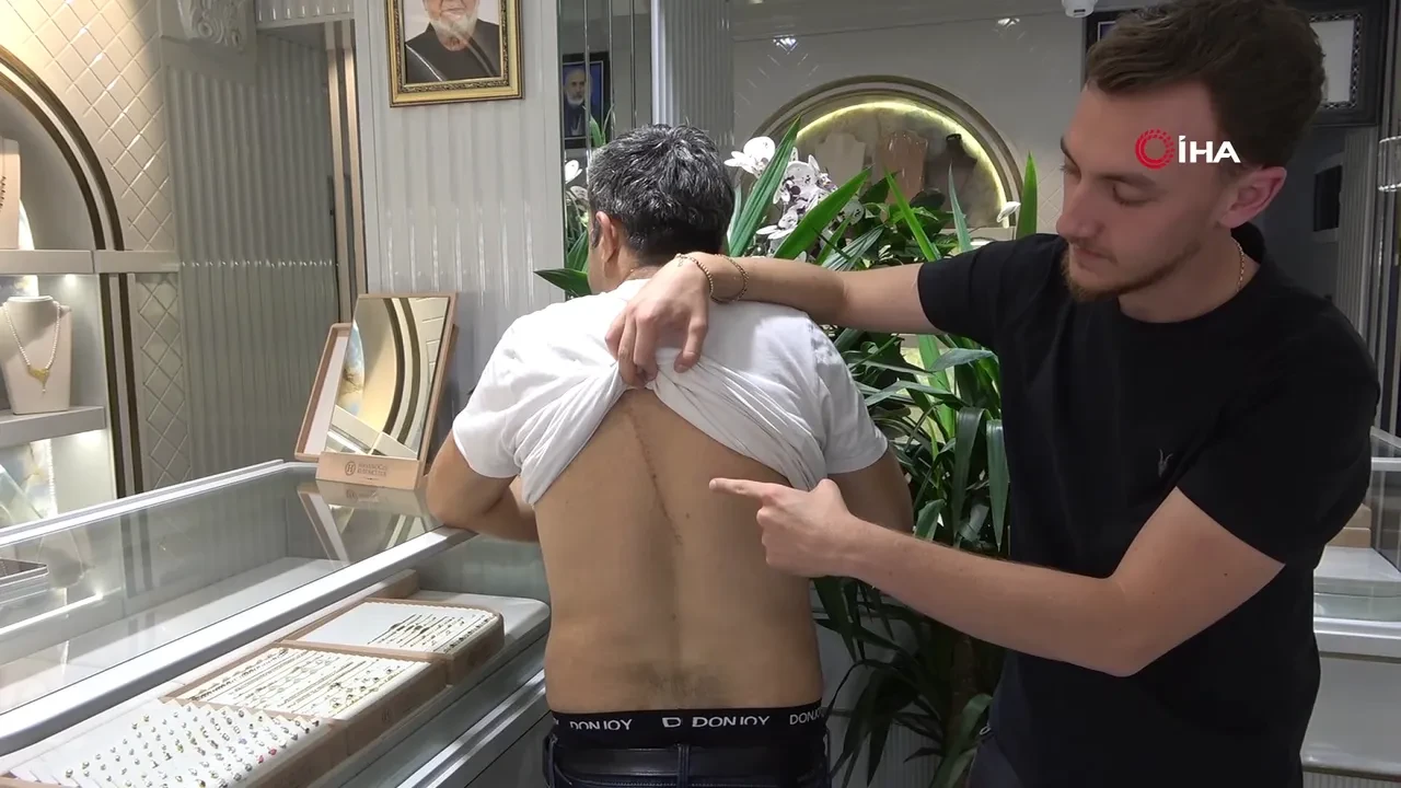Şanlıurfa'da film gibi hırsızlık! Jandarma kılığına girerek toptancı aracından 15 kilo altın çaldılar