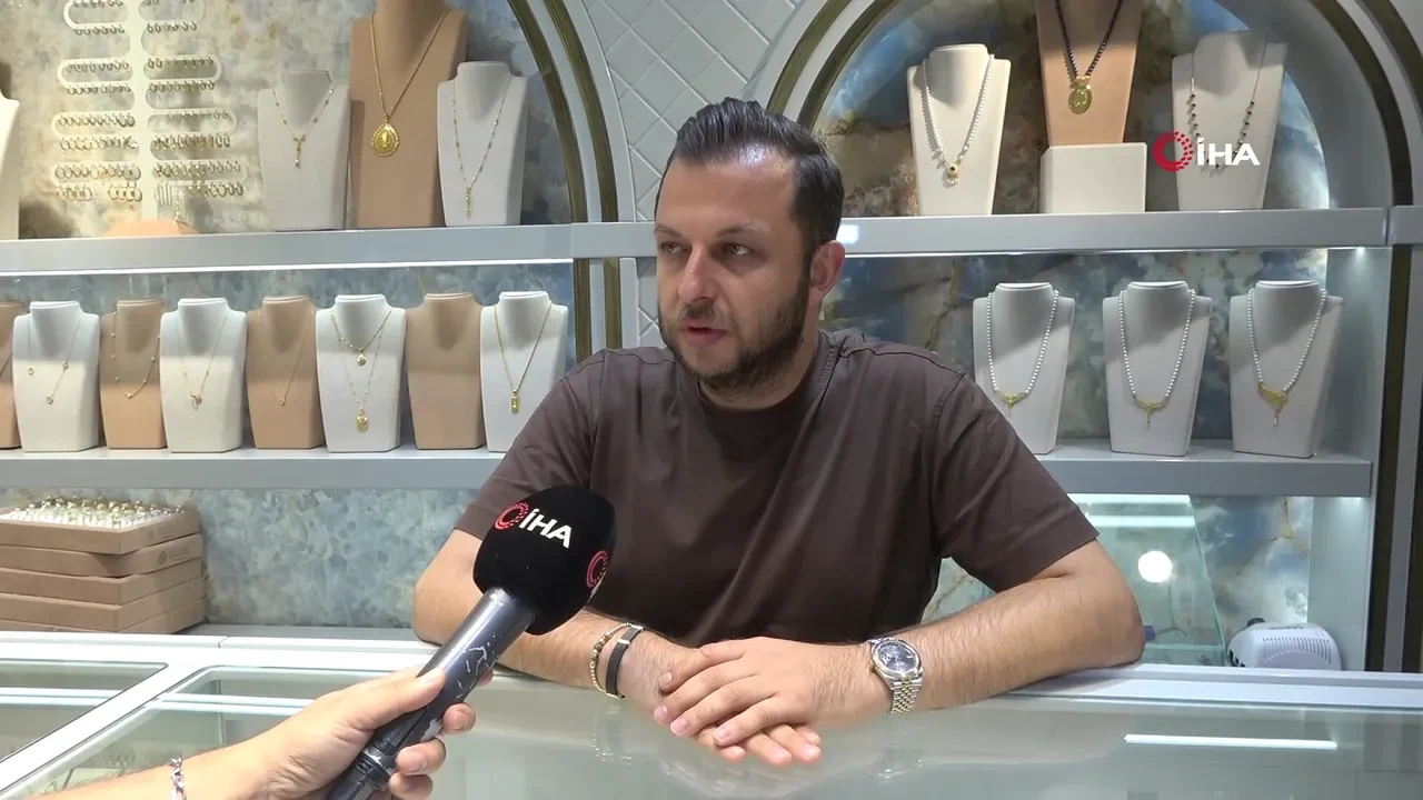 Şanlıurfa'da film gibi hırsızlık! Jandarma kılığına girerek toptancı aracından 15 kilo altın çaldılar