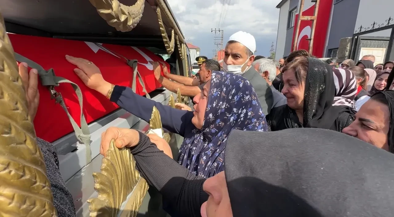 Şehit Ziyar Koparan'a veda: Memleketinde son yolculuğuna uğurlandı