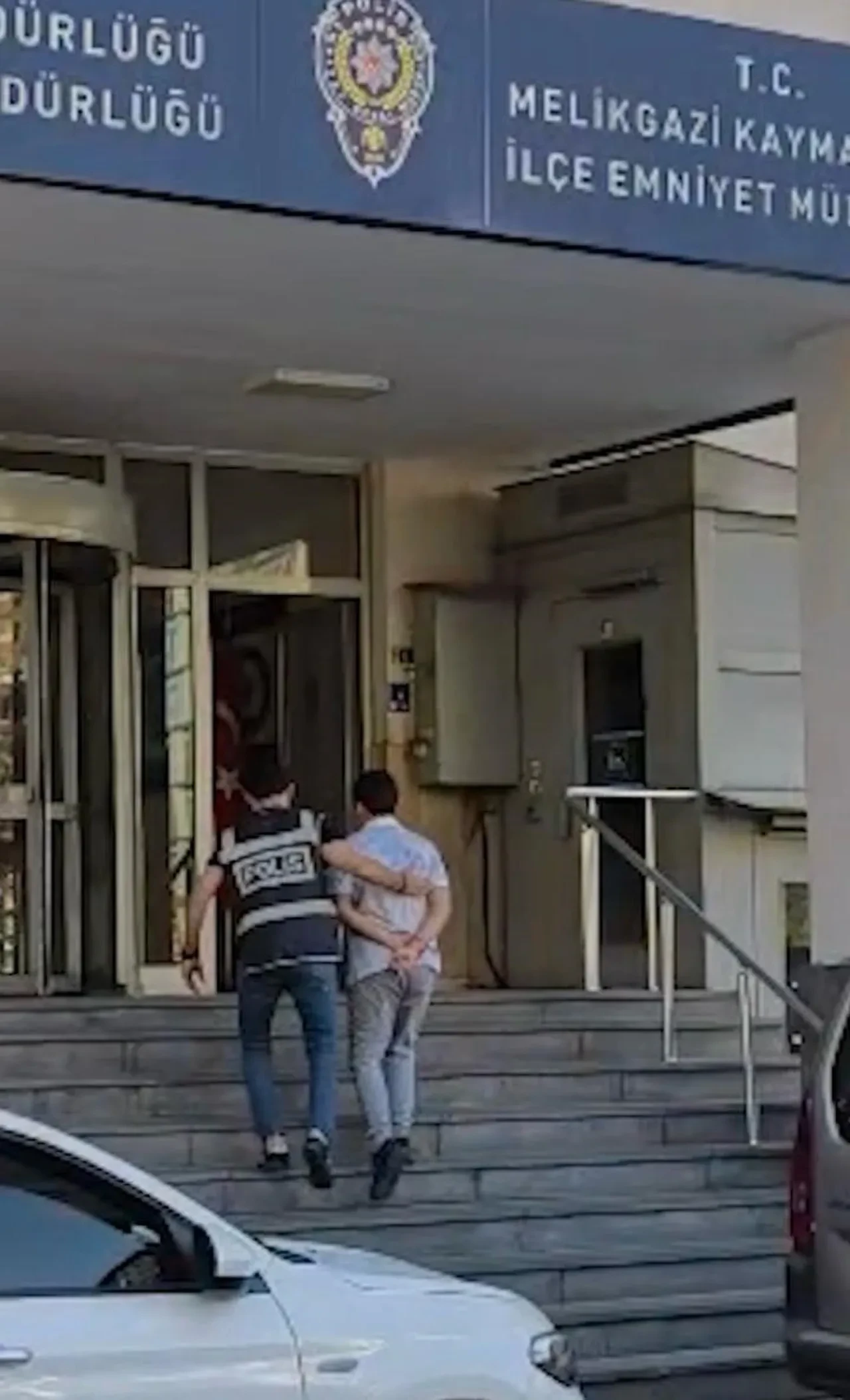 9 yaşındaki Yunus Emre'nin tezgahına göz diktiler: Annesini sevindirmek istemişti