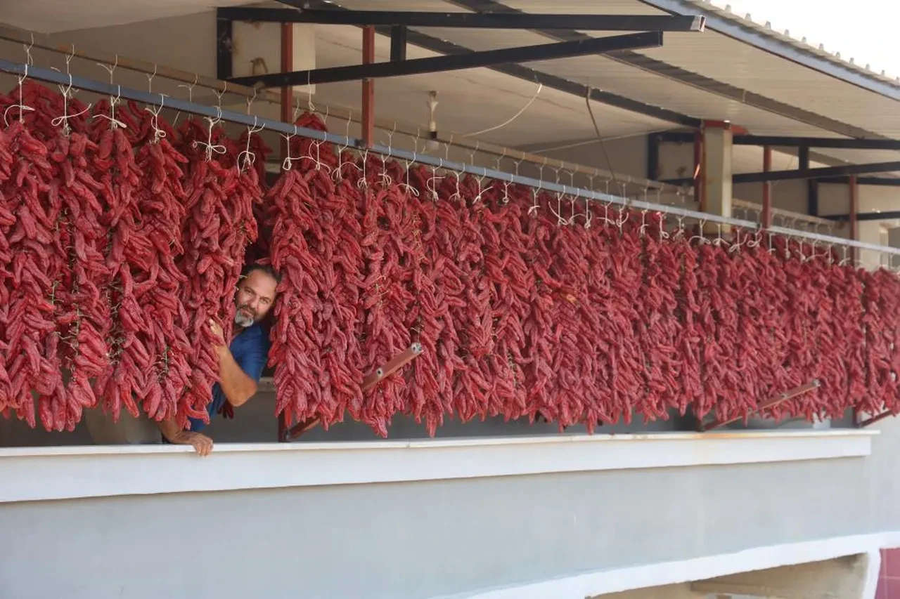 Acısı zehir gibi, kazancı tatlı... Demeti 500 TL'den kapış kapış gidiyor: Paraya para demiyorlar
