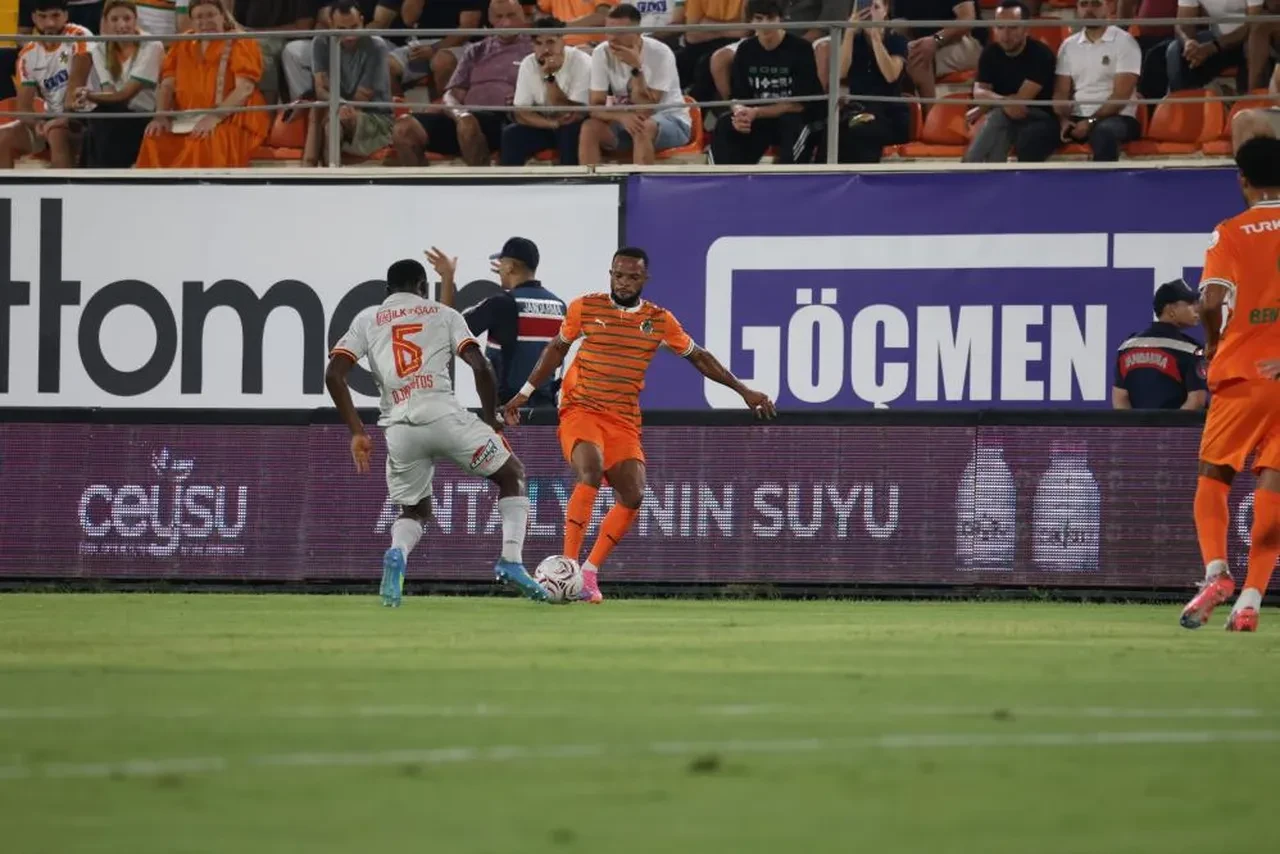 Alanyaspor-Göztepe maçında zehirlenme şüphesi: 50 kişi hastanelik oldu