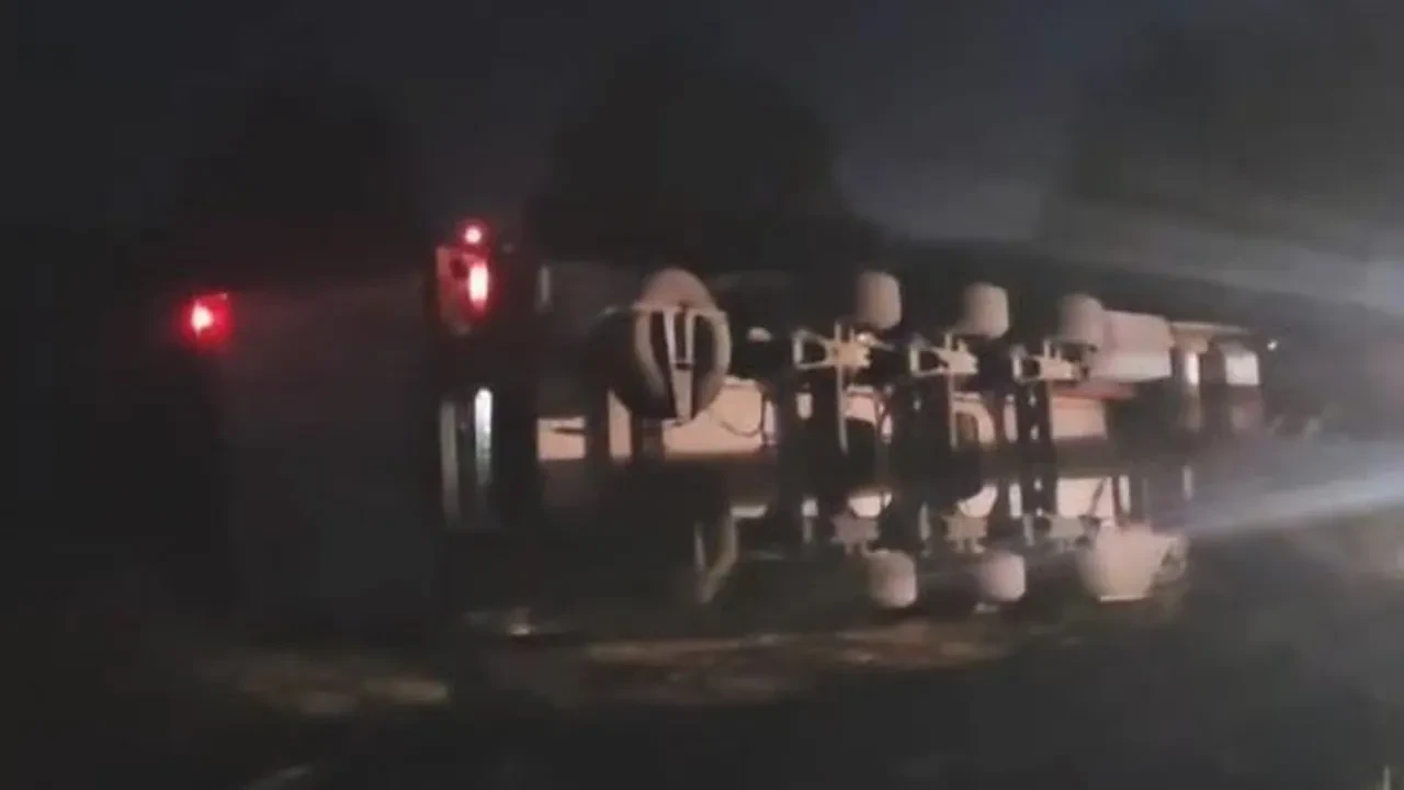 Bursa ve Mersin'de trafik kazası! Alkollü tır sürücüsü ters yöne girdi, otomobil uçuruma yuvarlandı: 4 ölü