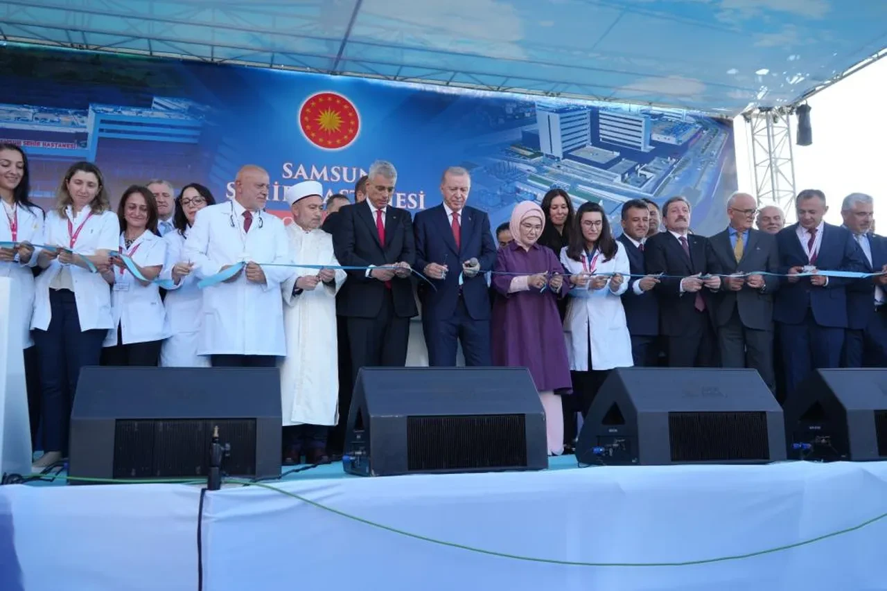 Cumhurbaşkanı Recep Tayyip Erdoğan Samsun'da! Şehir hastanesinin açılış töreninde konuşuyor: "Laf ola beri gele yok, icraat var icraat"