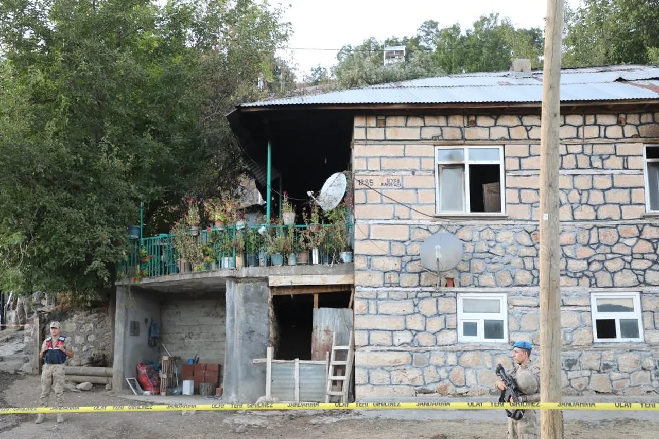 Elazığ'da yaşlı çiftin yangın süsü verilip katledilmesinde son durumu Vali açıkladı: Ucu nereye giderse gitsin çalışma sürecek
