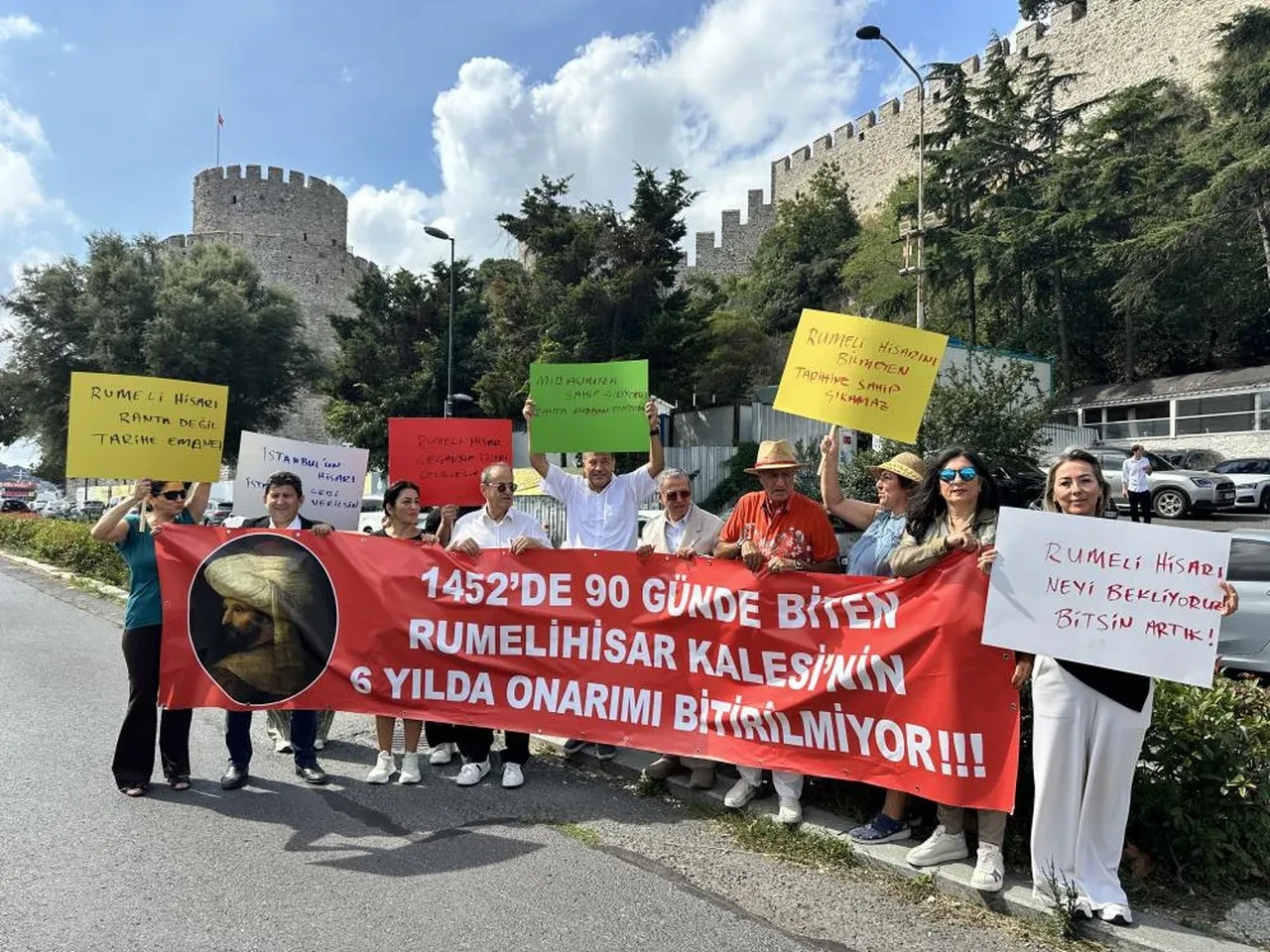 Fatih Sultan Mehmet tarafından 1452'de 90 günde yapıldı, 6,5 yıldır restorasyonu bitmedi: STK’lardan Rumeli Hisarı çıkışı
