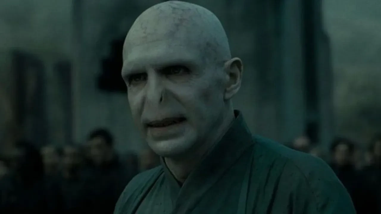 Harry Potter dizisindeki Voldemort sır gibi saklanıyor! Robert Pattinson iddiaları ise giderek artıyor: Katilini mi oynayacak?