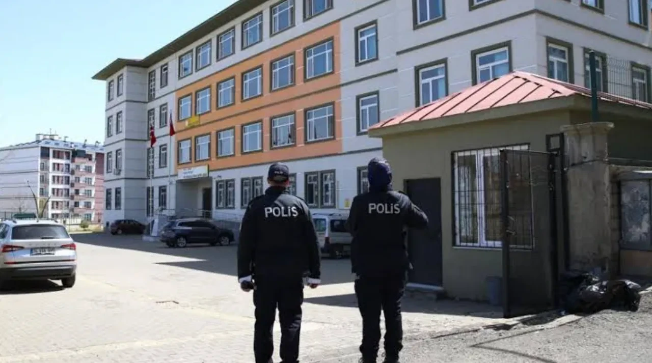 İçişleri Bakanı Mustafa Çiftçi duyurdu: Okullarda 81 ilde dev güvenlik önlemleri ve 31 bin bahçe görevlisi sahada