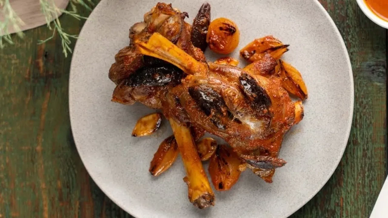 İlk başta erikle eti yakıştıramadım, yapınca fikrim değişti! MasterChef mürdüm erikli kuzu incik