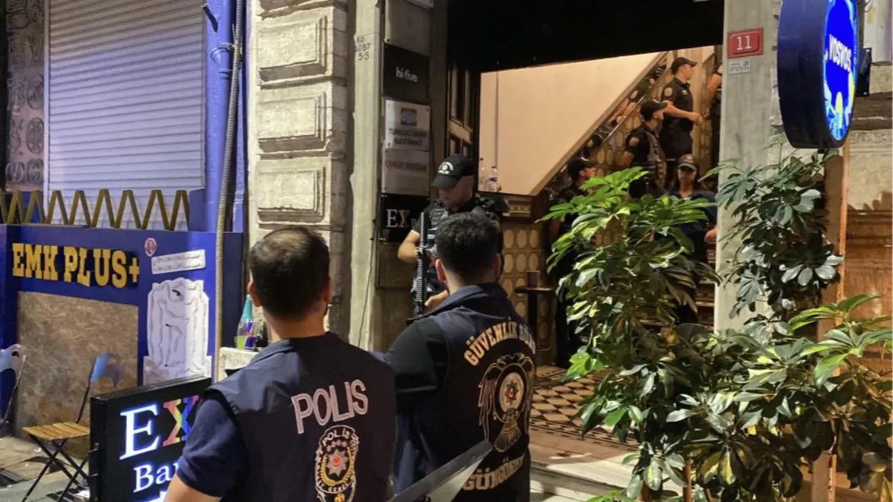 İstanbul'da gece kulüplerine eş zamanlı baskın