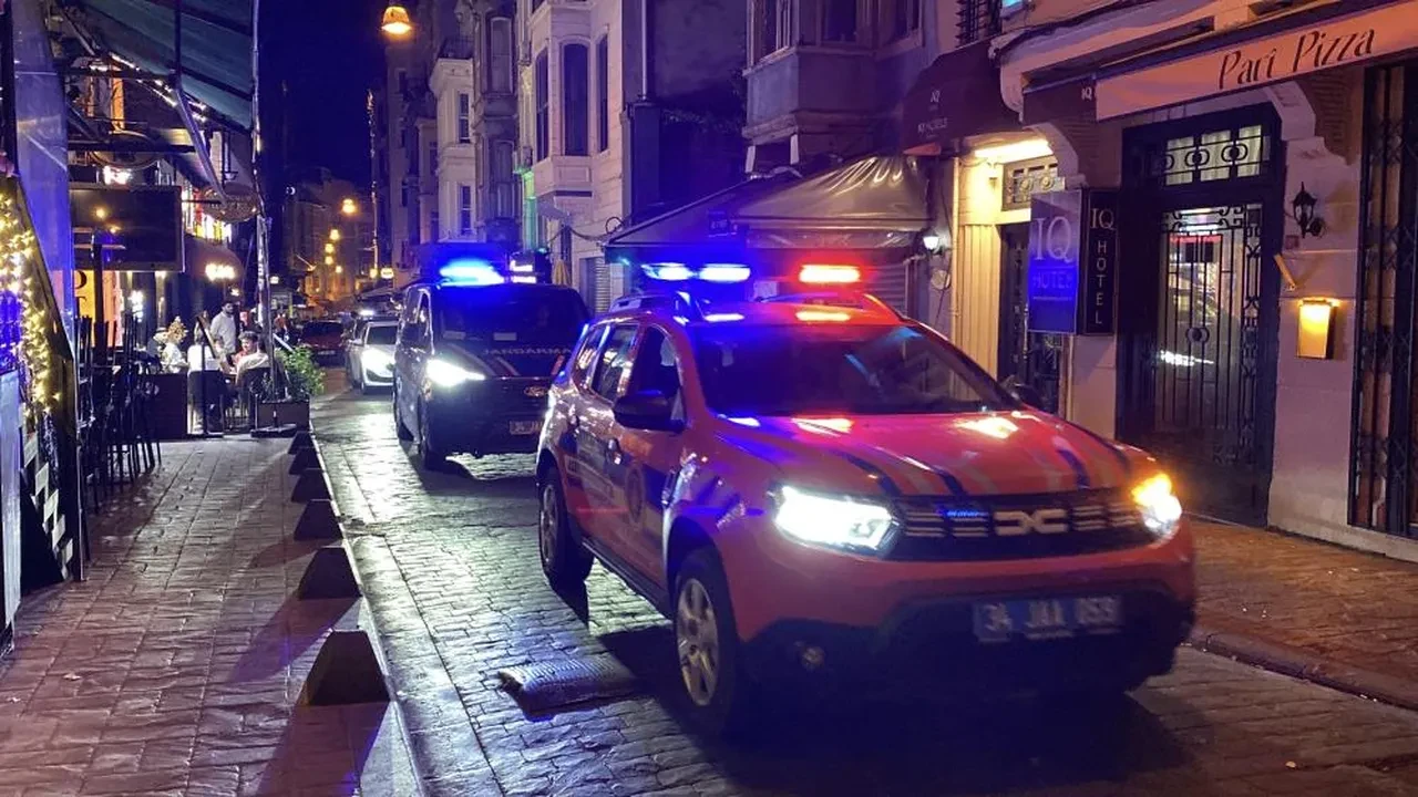 İstanbul'da gece kulüplerine eş zamanlı baskın