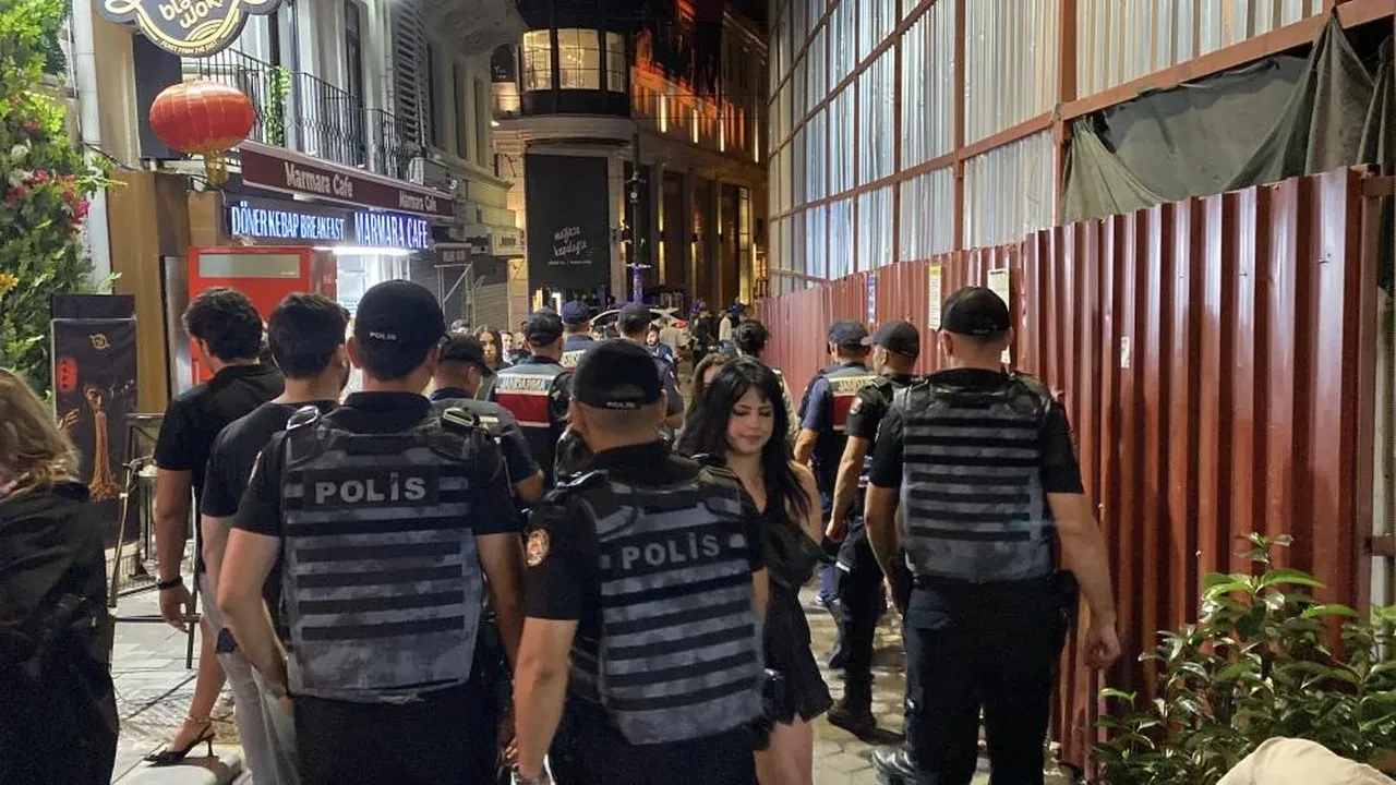 İstanbul'da gece kulüplerine eş zamanlı baskın