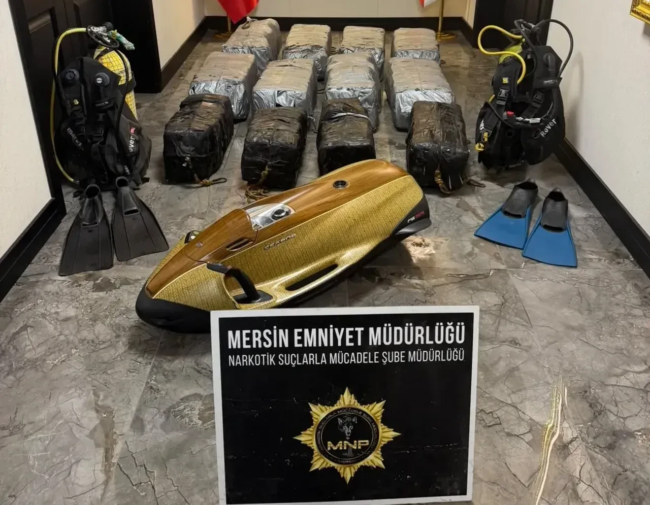 Mersin Limanı'nda dev operasyon: Gemide 350 kilo kokain ele geçirildi
