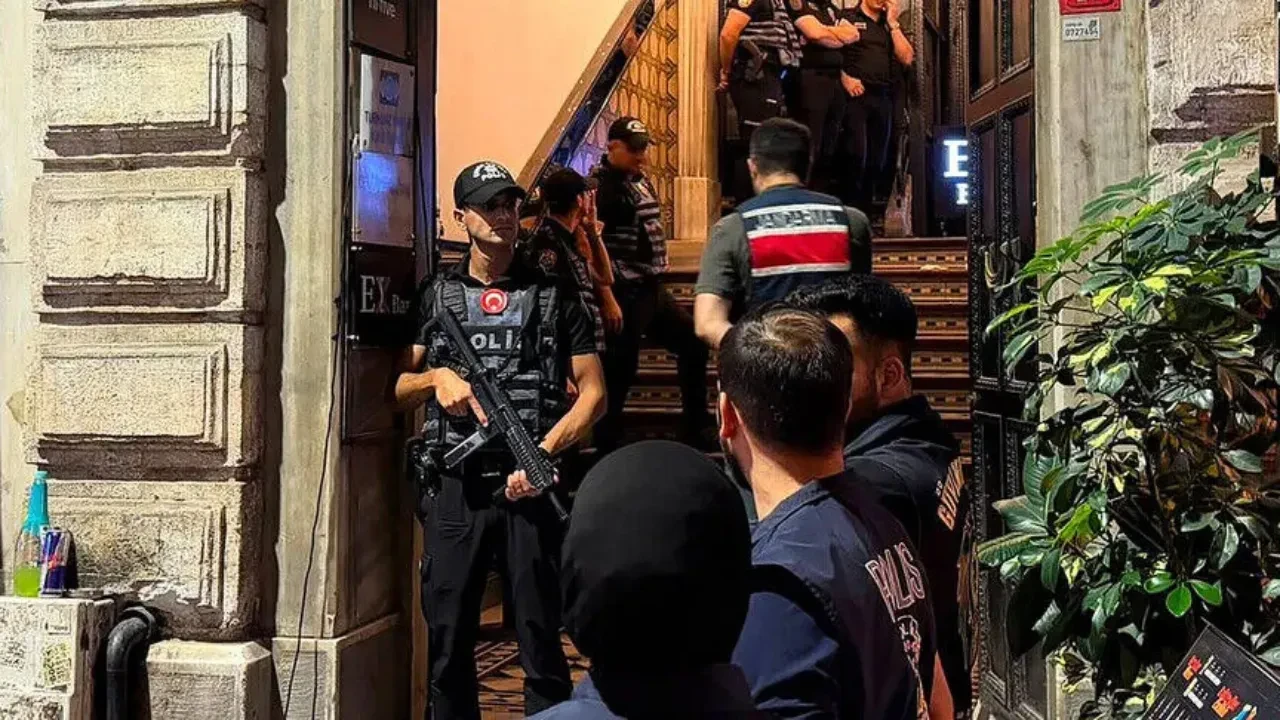 'Ailem Güvende' operasyonundan çarpıcı ayrıntı: Müstehcen görüntüler tespit edildi