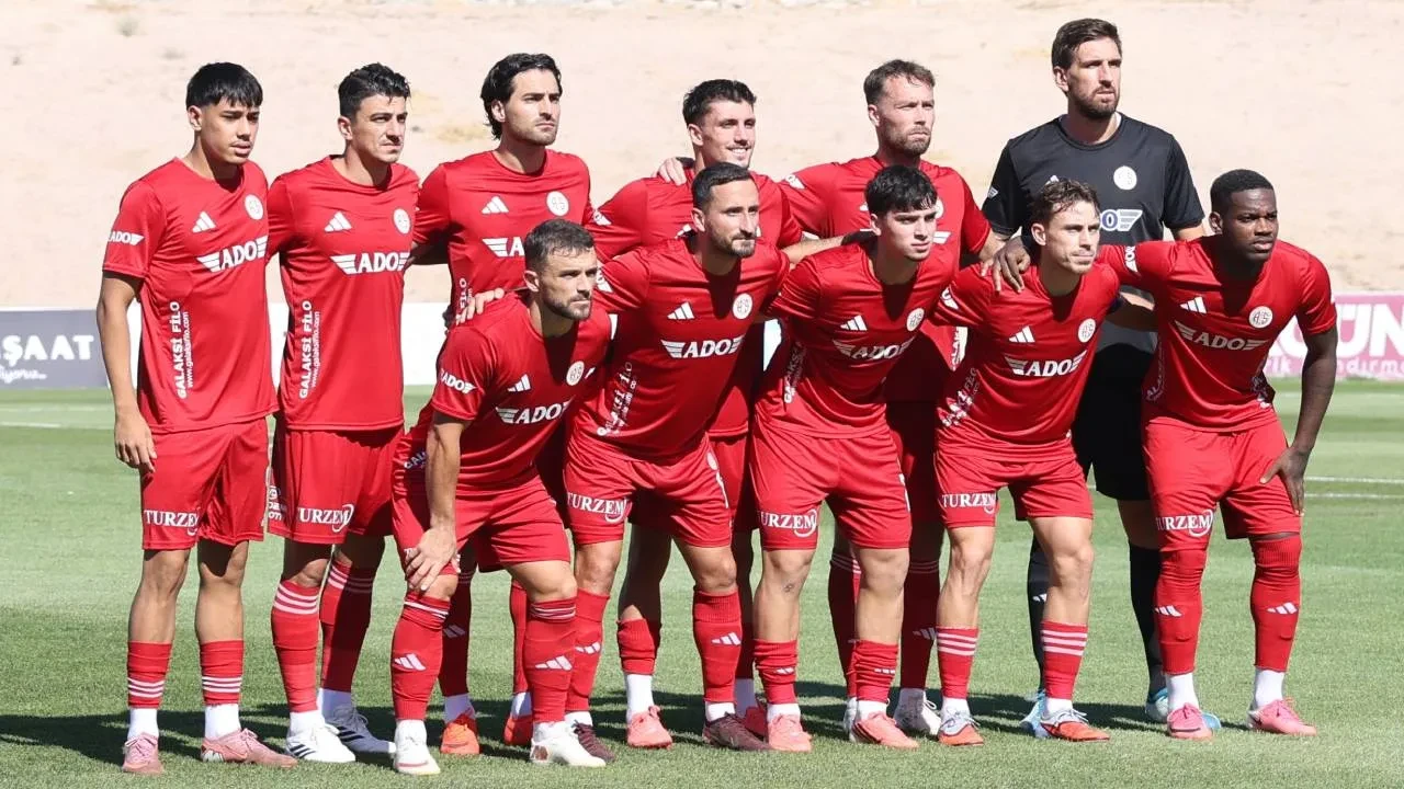 Antalyaspor'un yeni teknik direktörü belli oldu! Kırmızı-beyazlılarda Osman Özköylü dönemi