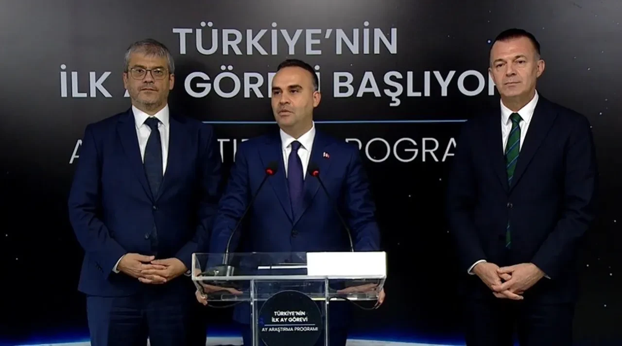 Bakan Kacır müjdeyi verdi: Yerli ay uzay aracının fırlatılacağı tarih belli oldu