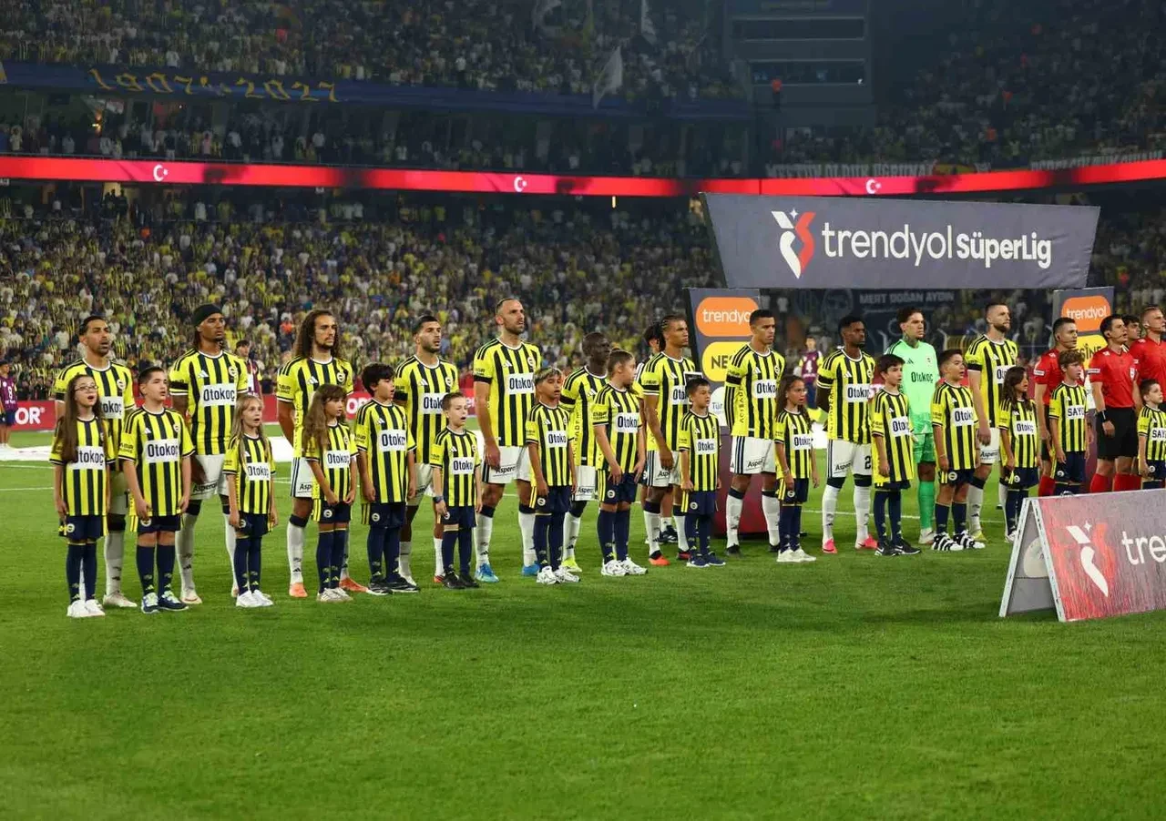Gaziantep Fenerbahçe CANLI şifresiz nereden izlenir? Canlı maç yayını başlıyor