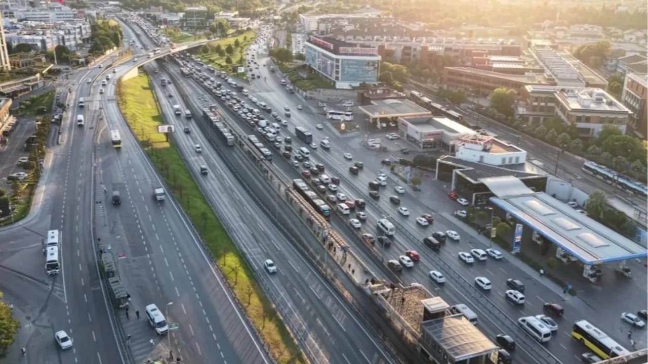 İstanbul trafiğinde okul etkisi: Yoğunluk yüzde 50'yi aştı