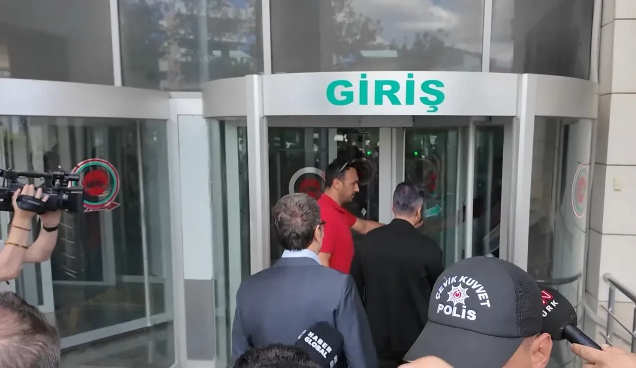 Kurtlar Vadisi senaristleri ifade verdi! Raci Şaşmaz'dan adliye çıkışı ilk sözler