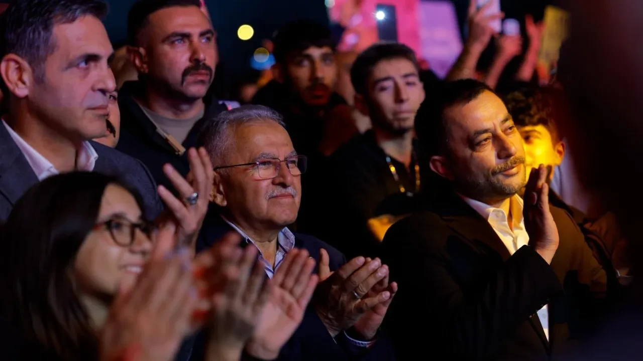 Kayseri Belediye Başkanı Büyükkılıç’tan Bakan Ersoy’a “Kayseri Kültür Yolu Festivali” teşekkürü