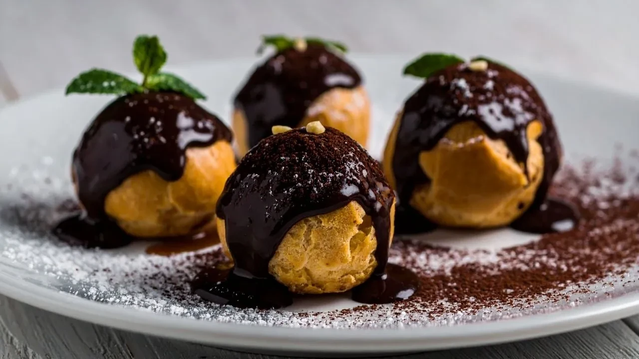 Masterchef’te kaptanlık yarışında nefes kesen anlar! Ustasından orijinal profiterol tarifi