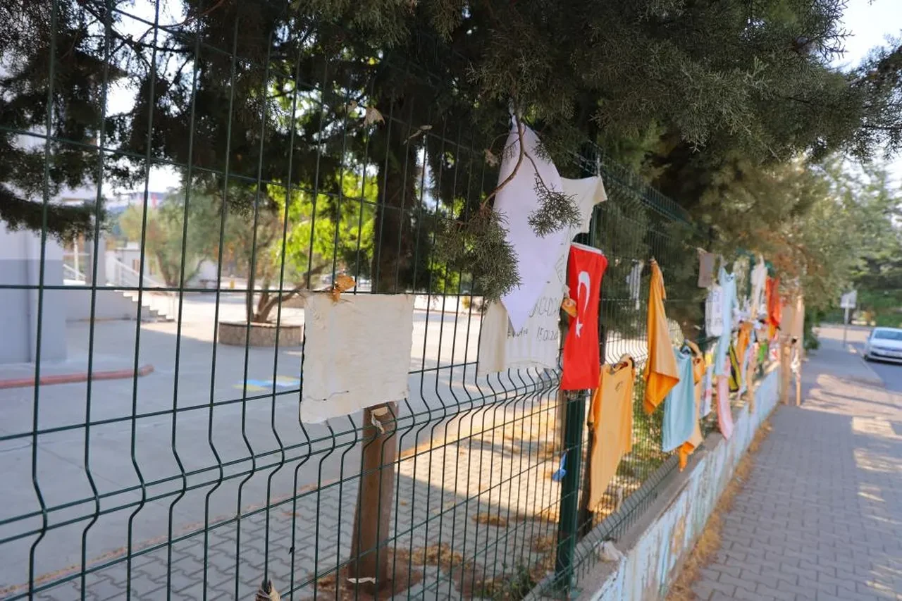 Saldırının ardından kapatılan Ayser Çalık Ortaokulu'nda sessizlik hakim