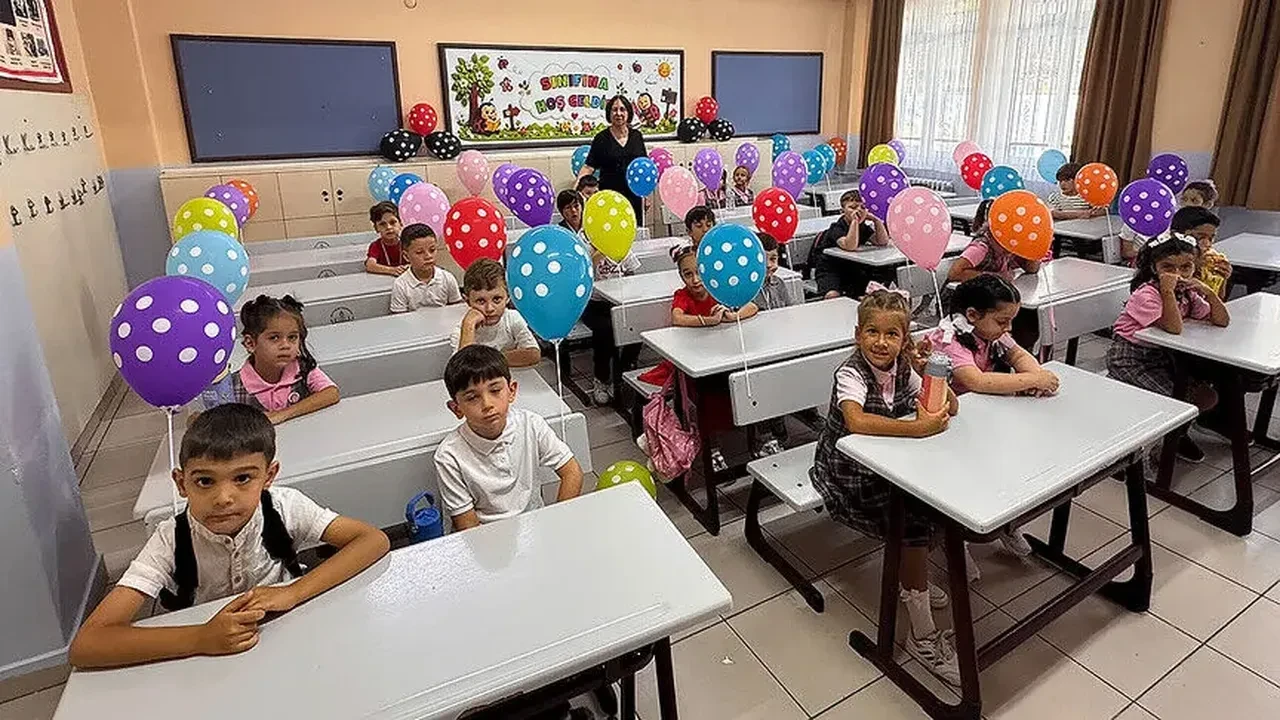 Tatil bitti, okullar açılıyor: Milyonlarca öğrenci için ders zili çalacak