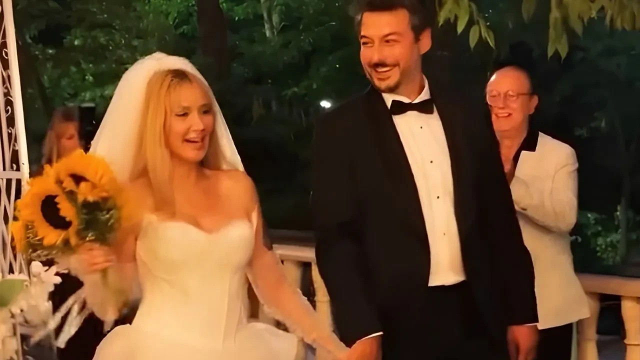 “Tuttu Fırlattı Kalbimi” ile hafızalara kazınmıştı! Şarkıcı Gökçe evlendi