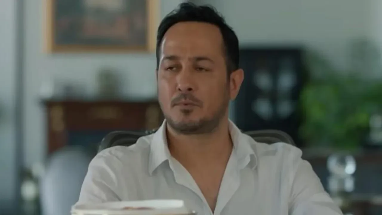 Tuzlu Kahve yapım şirketinin karışıklığı! Sarp Apak ve Sarp Akkaya arasındaki komik paylaşım