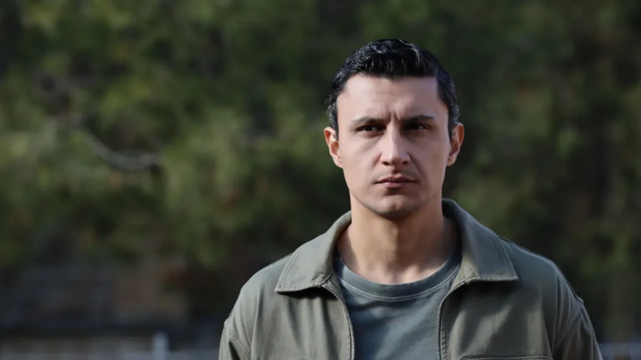Uzak Şehir Şahin öldü mü, neden yok? Alper Çankaya diziden ayrıldı mı? Yeni sezon bölümüyle dikkat çekti