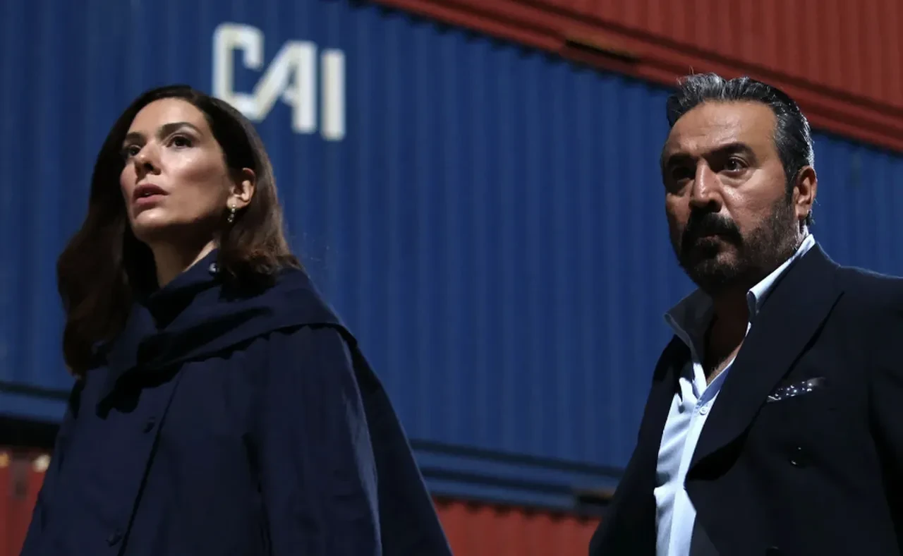 Afra Saraçoğlu Abi dizisinden ayrıldı mı, neden yok? Abi dizisi Çağla öldü mü?