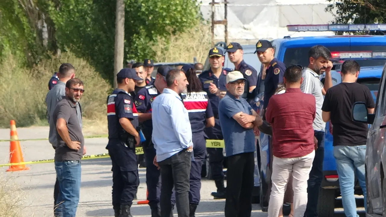 Amca-yeğen kavgasını ayırmak istedi, tüfekle vuruldu: 1 ölü, 1 yaralı