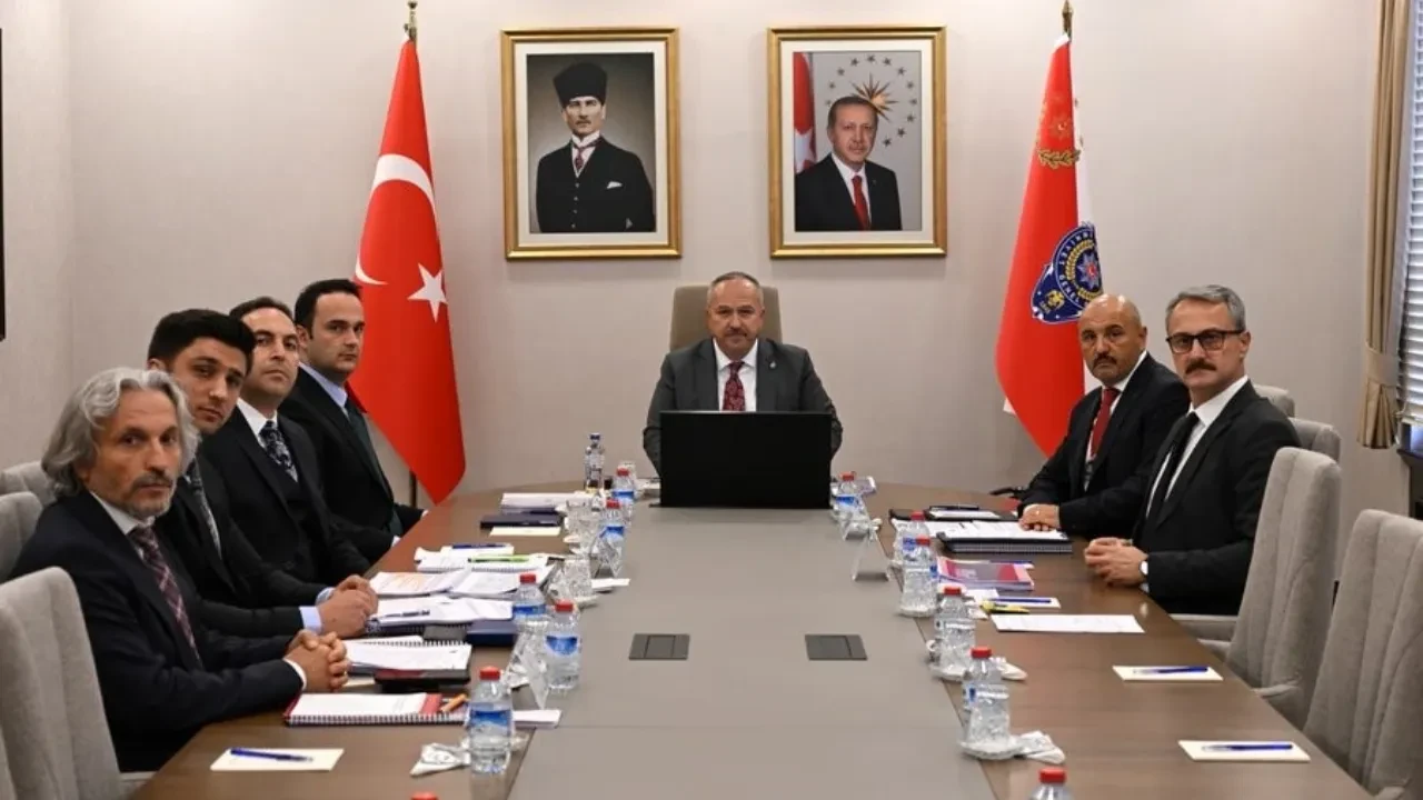 Emniyet'te kritik toplantı: Uyuşturucuyla mücadelede 2026 yol haritası masada