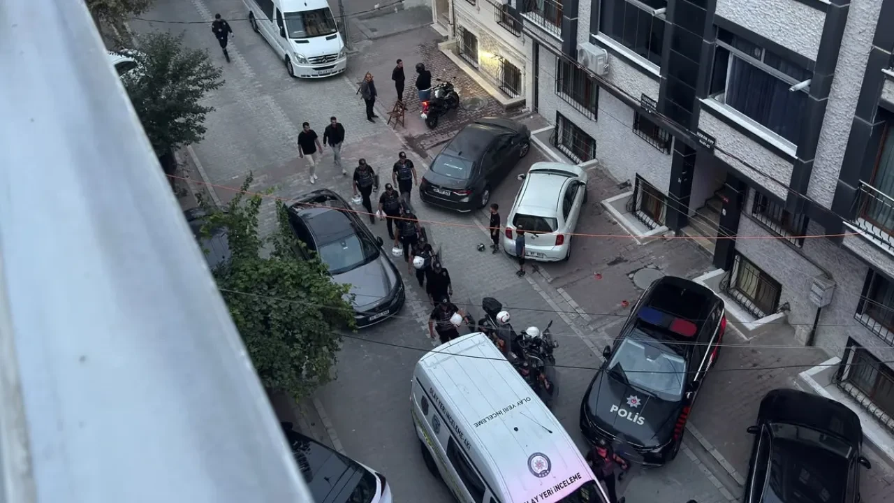 Esenyurt'ta acı olay: 6 yaşındaki çocuk annesinin elinden fırladı servisin altında kaldı