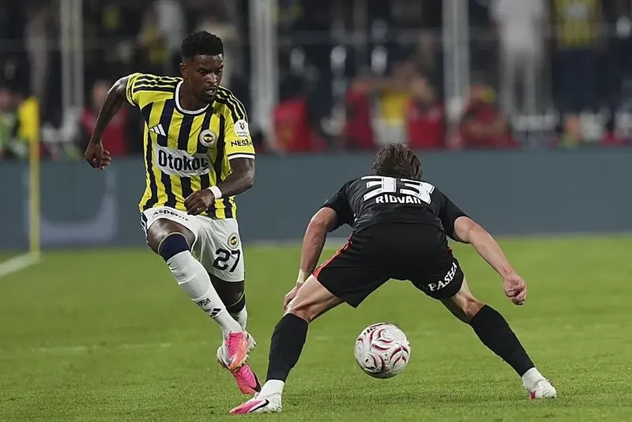 Fenerbahçe'de transfer operasyonu: 3 yıldızla yollar ayrılıyor!