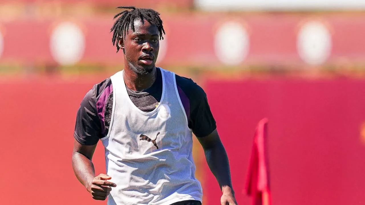 Galatasaray'da şoke eden Bitshiabu gerçeği! Fransız savunmacının oynamama sebebi belli oldu