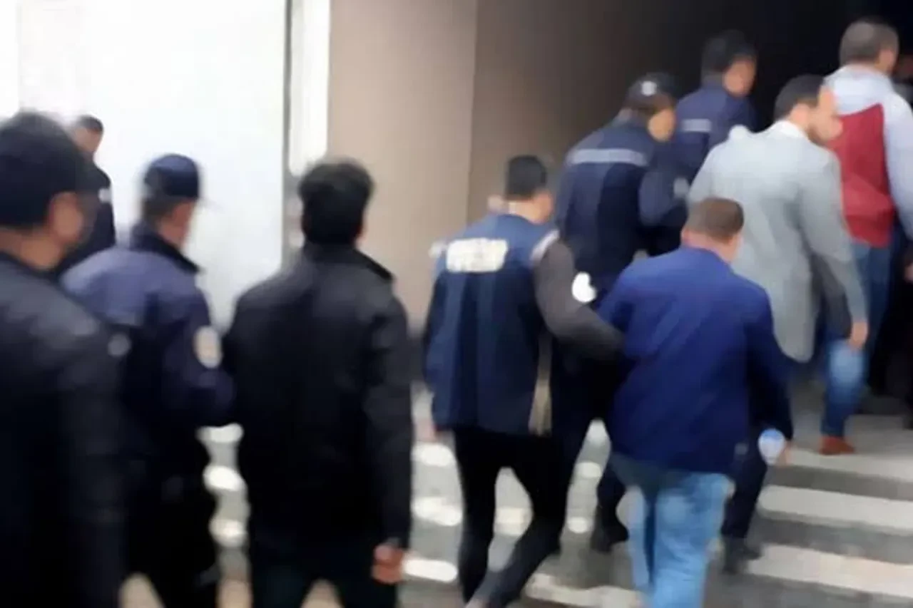 İstanbul merkezli 11 ilde terör operasyonu: Gözaltılar var