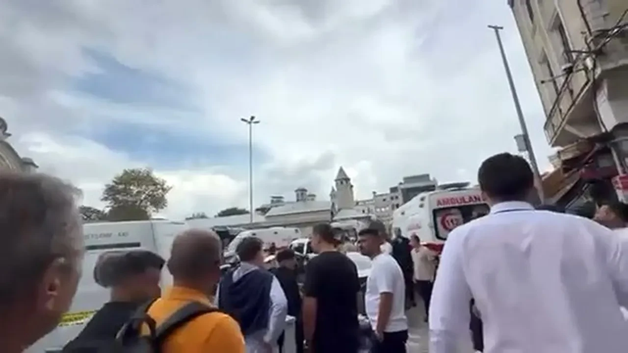İstanbul'da bir döviz bürosunda silahlı kavga: 2 ölü, 2 yaralı
