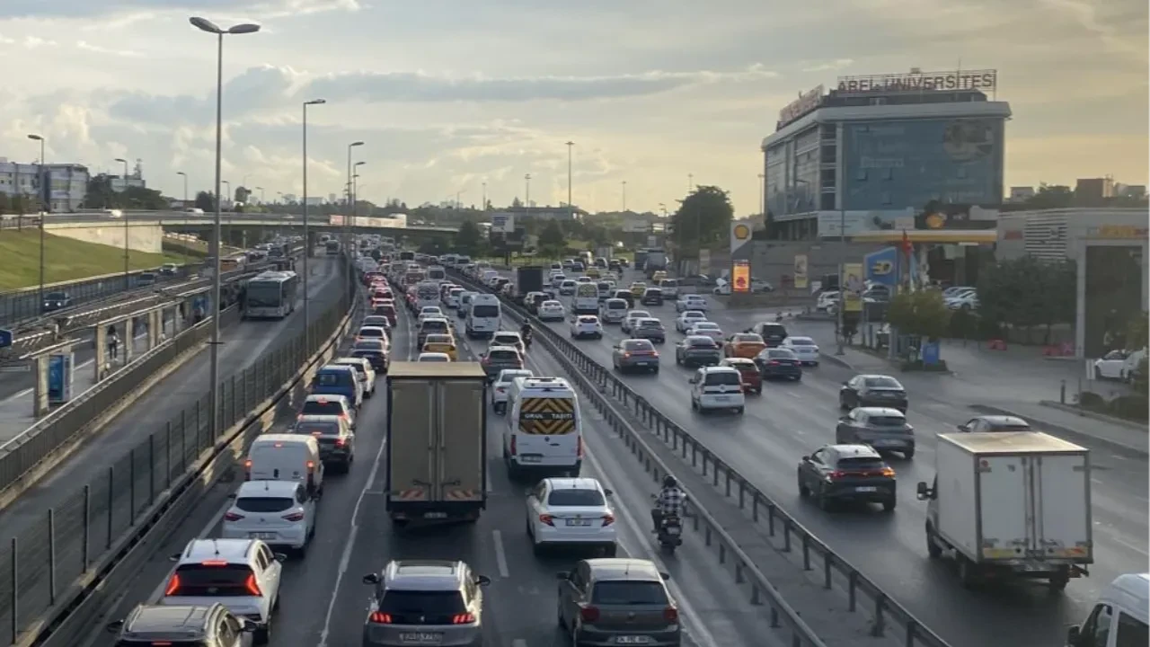 İstanbul'da trafik yoğunluğu yüzde 60'a dayandı