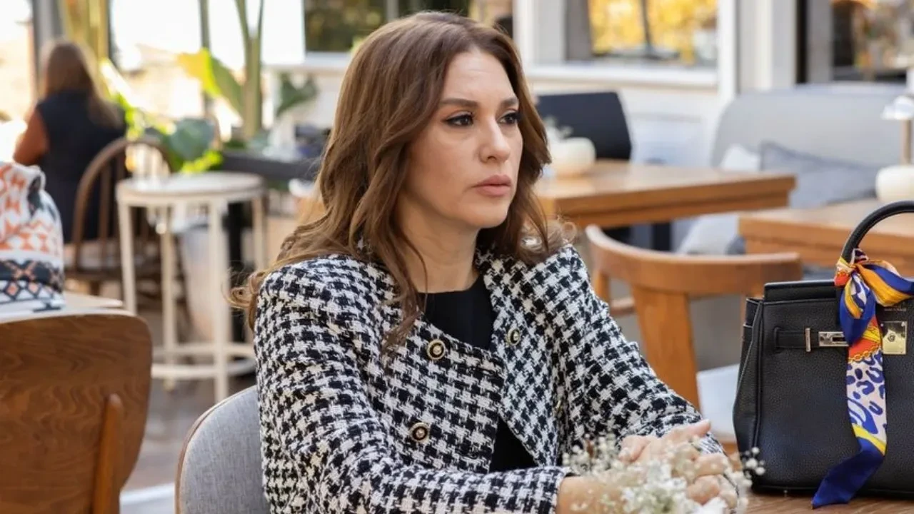 Kızılcık Şerbeti'nde yer alan Evrim Alasya, Cemre Baysel'i hedef aldığı iddia edildi! Sosyal medyayı sallayan eleştiri