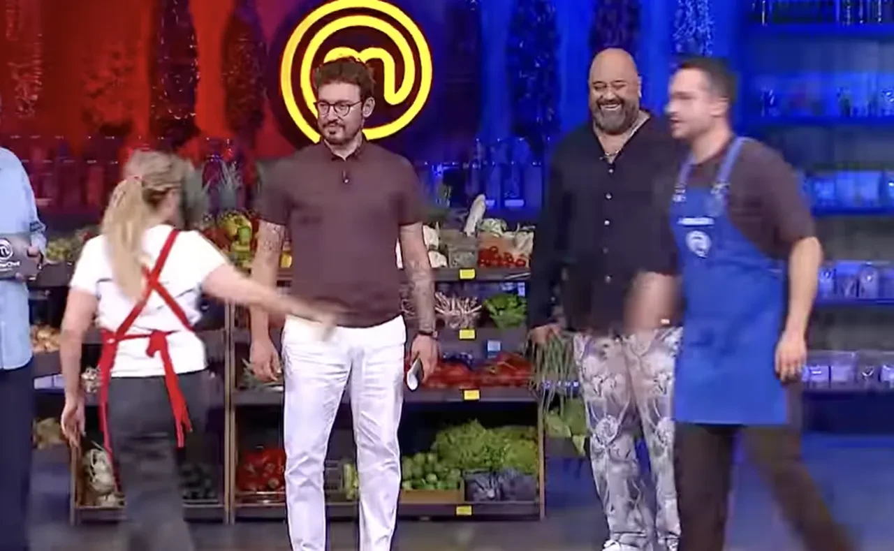 Masterchef dokunulmazlık oyununu hangi takım kazandı? 15 Eylül dokunulmazlık kazanan takım mavi mi, kırmızı mı?