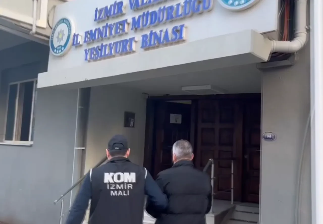 Seferihisar Belediyesi'ne yolsuzluk operasyonu: 47 şüpheli adliyeye sevk edildi