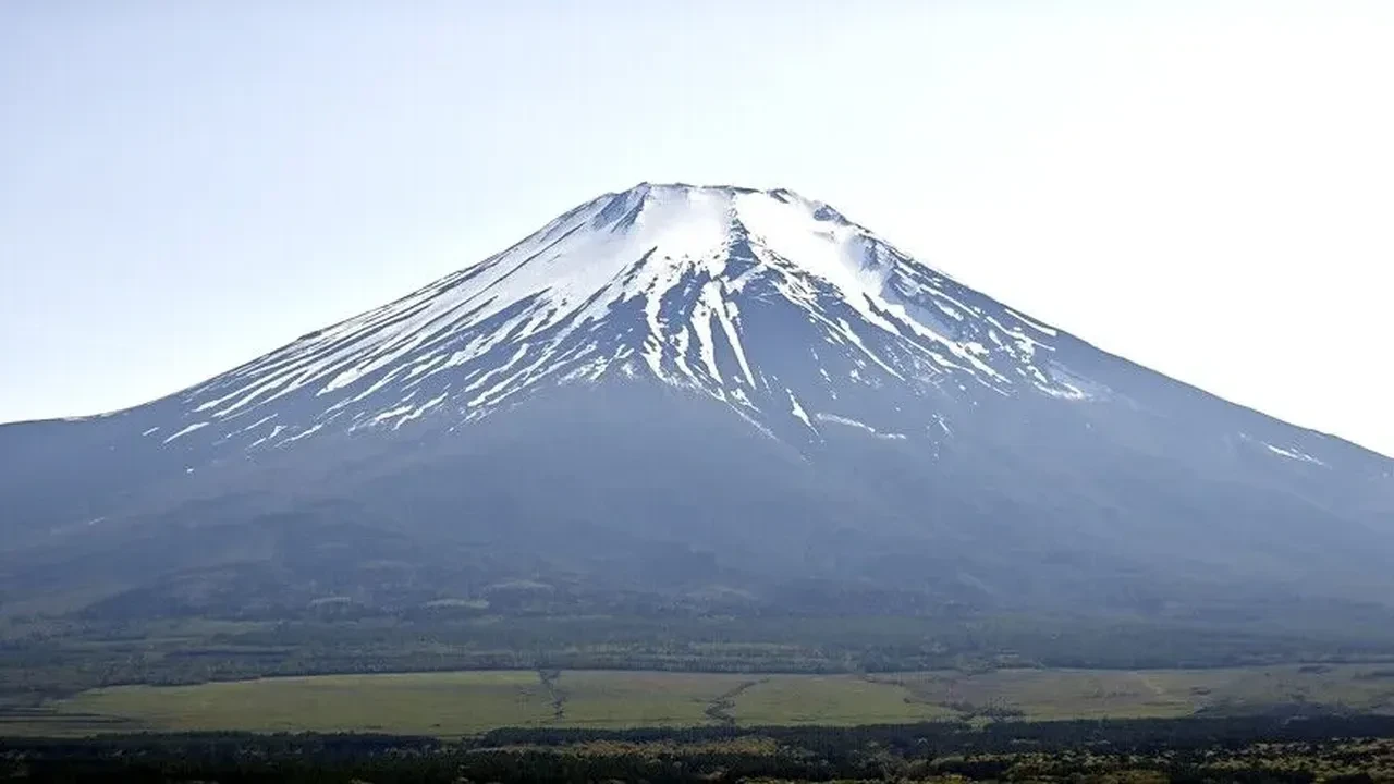 Sezon dışı Fuji Dağı'na tırmanışlarda mahsur kalanlar artık para ödeyecek
