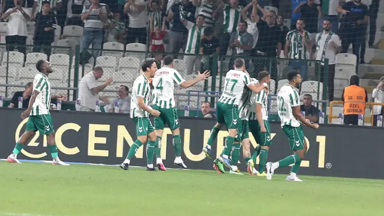 Süper Lig'de şampiyonluk ihtimalleri değişti! İşte tahmini sezon sonu tablosu