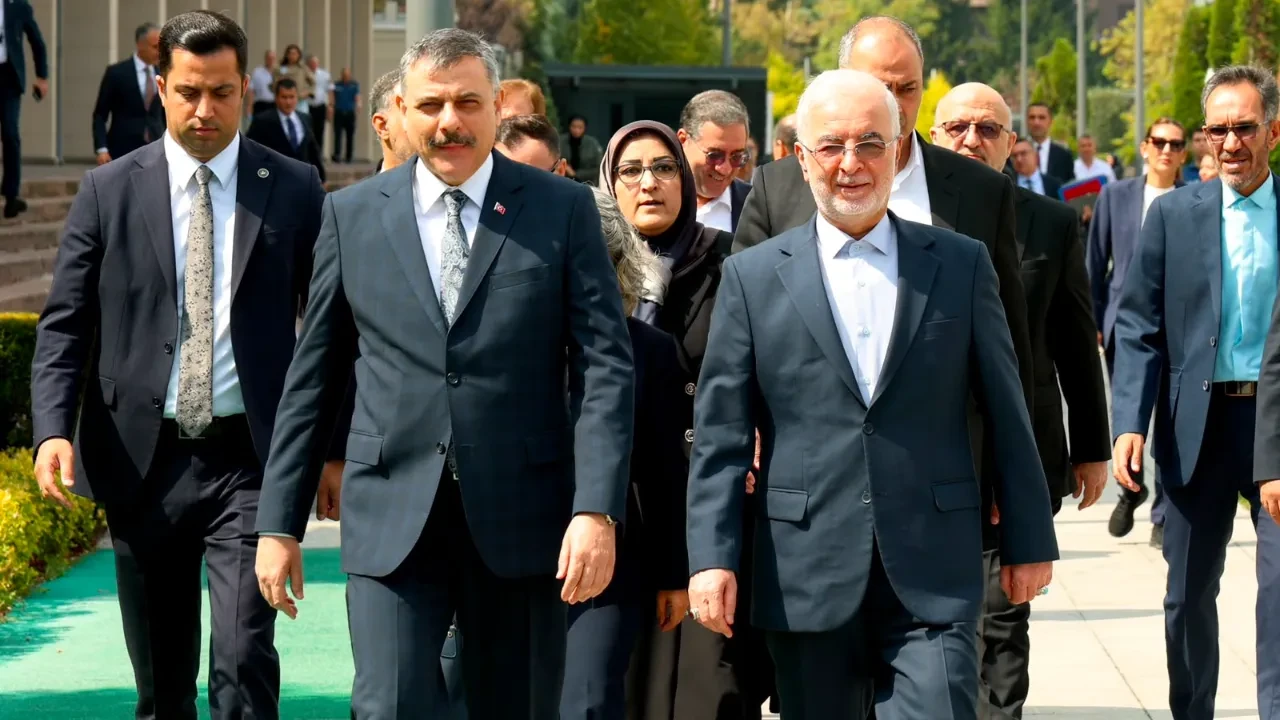 Bakan Çiftçi'den Ankara'da kritik temas: İranlı mevkidaşıyla görüştü