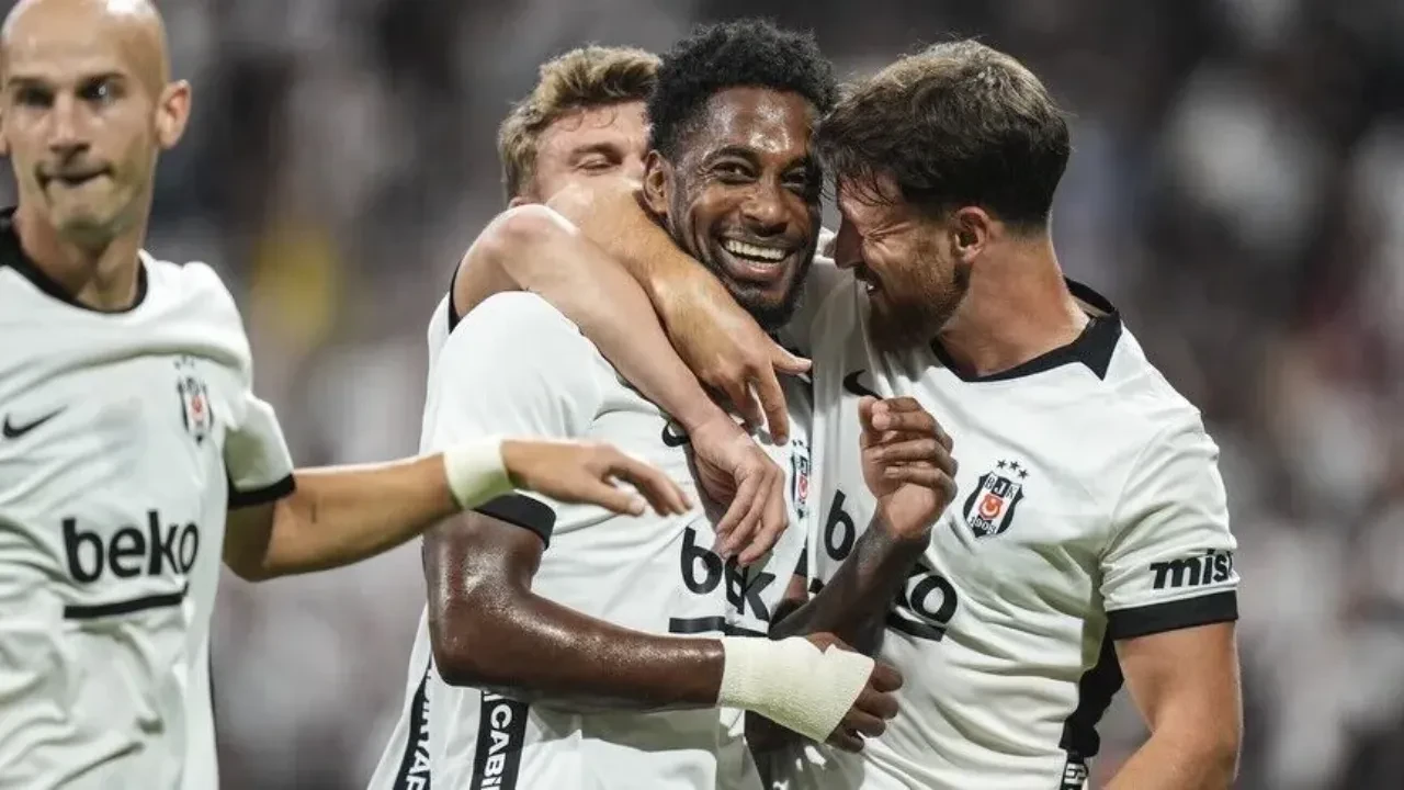 Beşiktaş Marsilya Vlahovic oynayacak mı? Beşiktaş Marsilya maç kadrosunda ilk 11 belli oldu mu? 
