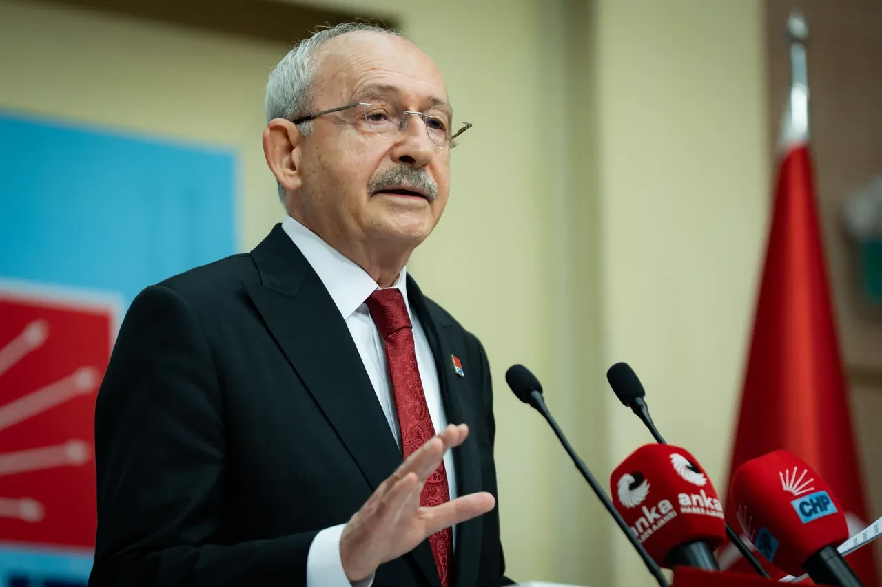 CHP açık kapı bıraktı: Anayasa değişikliğine şartlı destek