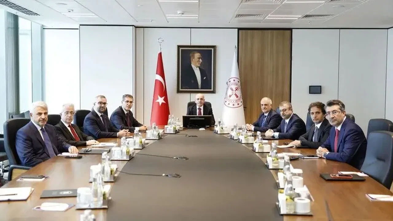 Finansal İstikrar Komitesi yarın Bakan Mehmet Şimşek başkanlığında toplanıyor