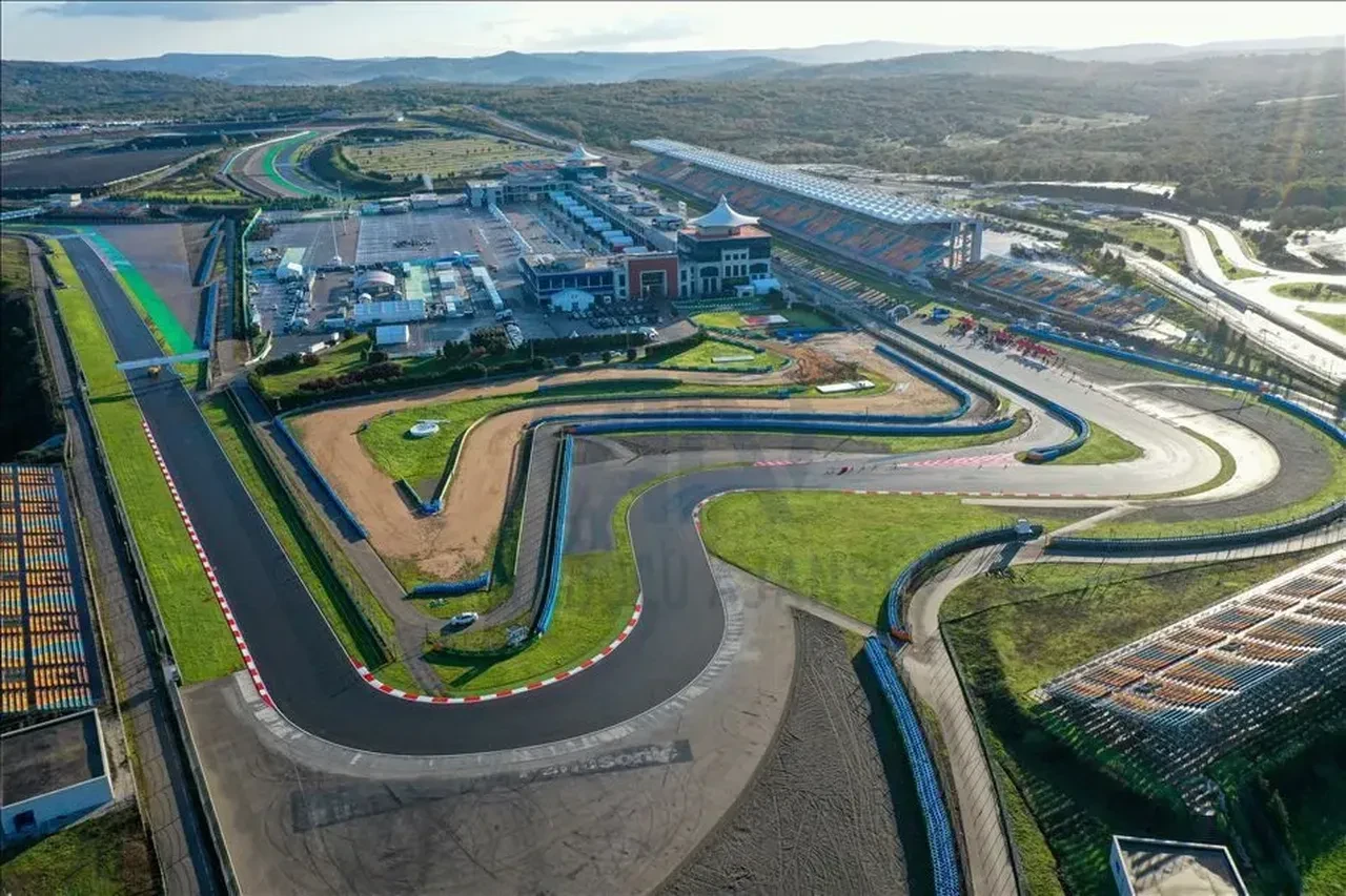 Formula 1 takvimi resmen duyuruldu: İstanbul Park dev yarışa hazırlanıyor! Türkiye Grand Prix için tarih belli oldu